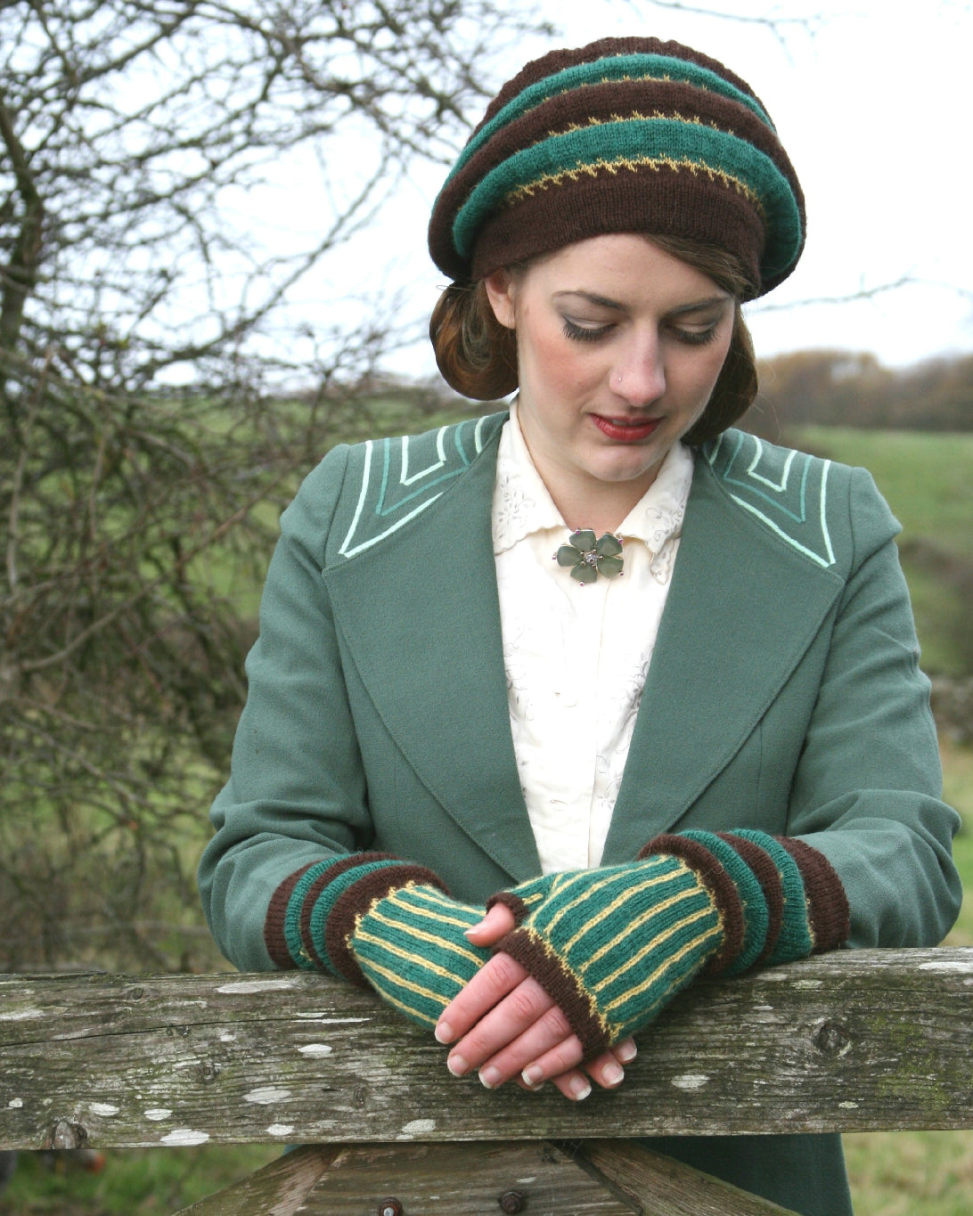 Alconleigh hat and gauntlets