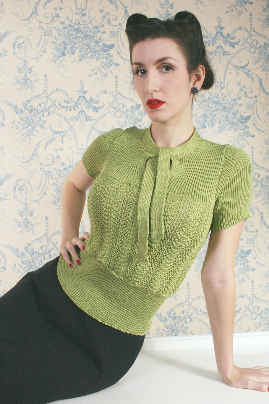 Jersey with a Soft Bow Yarn Kit