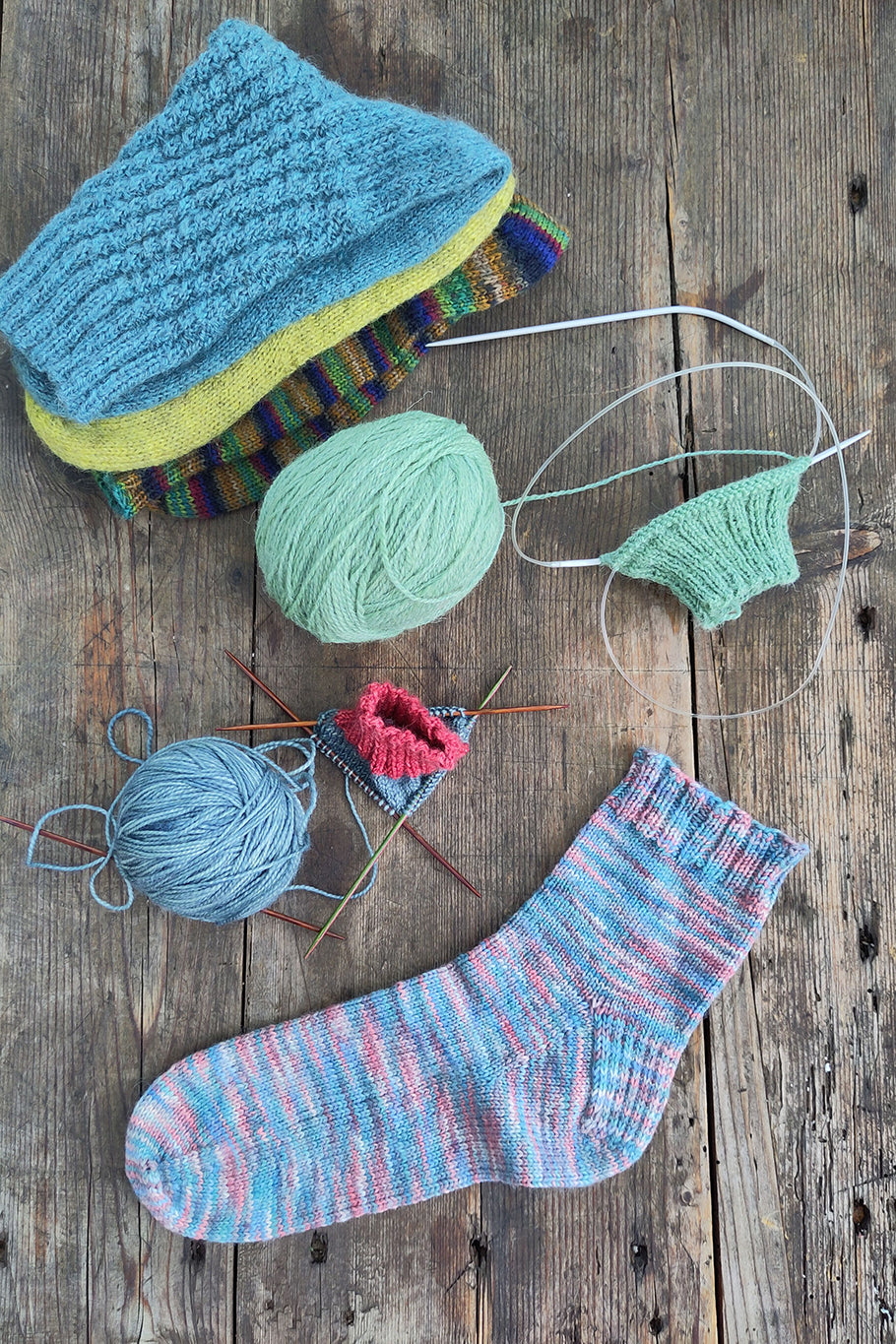 Sock Knitting for Beginners - Knit your first cuff down socks
