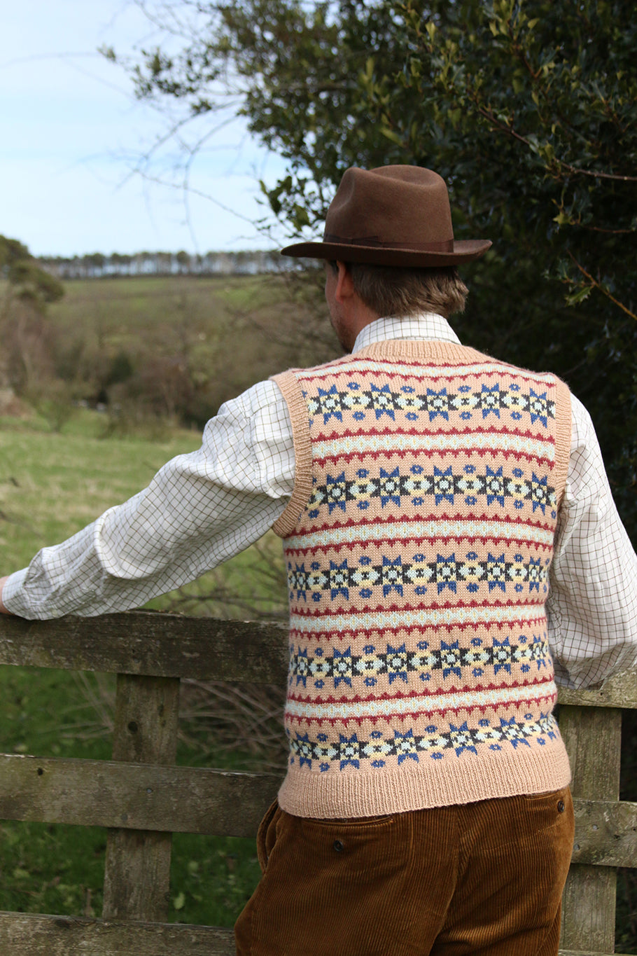 Pattern - Wartime Farm Sleeveless Pullover - Men's