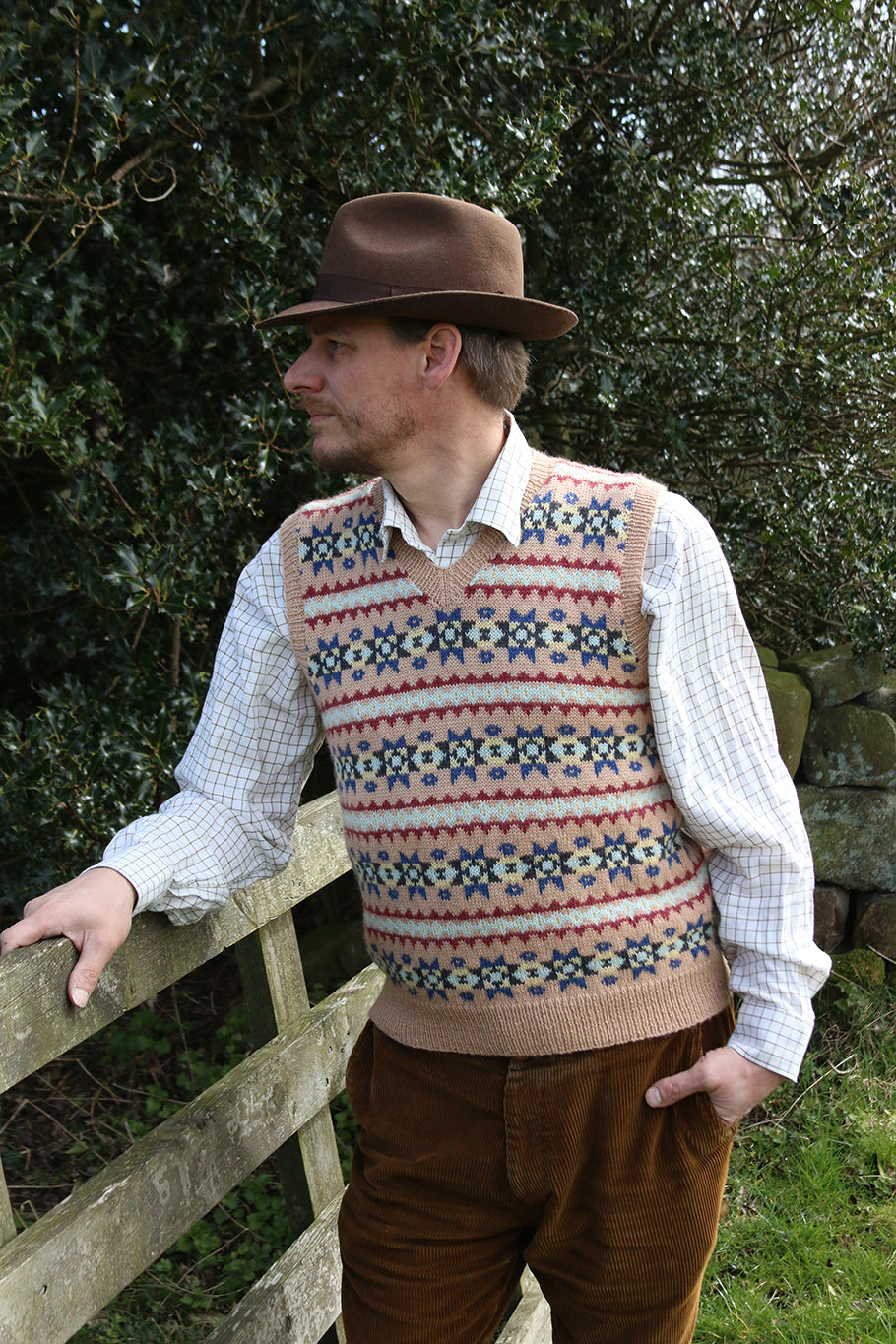 Pattern - Wartime Farm Sleeveless Pullover - Men's