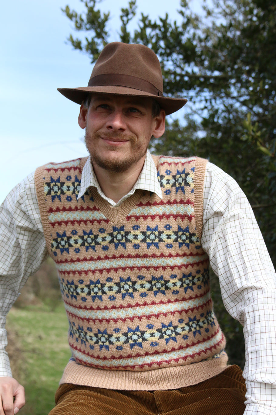 Wartime Farm Sleeveless Pullover Yarn Kit - Men's